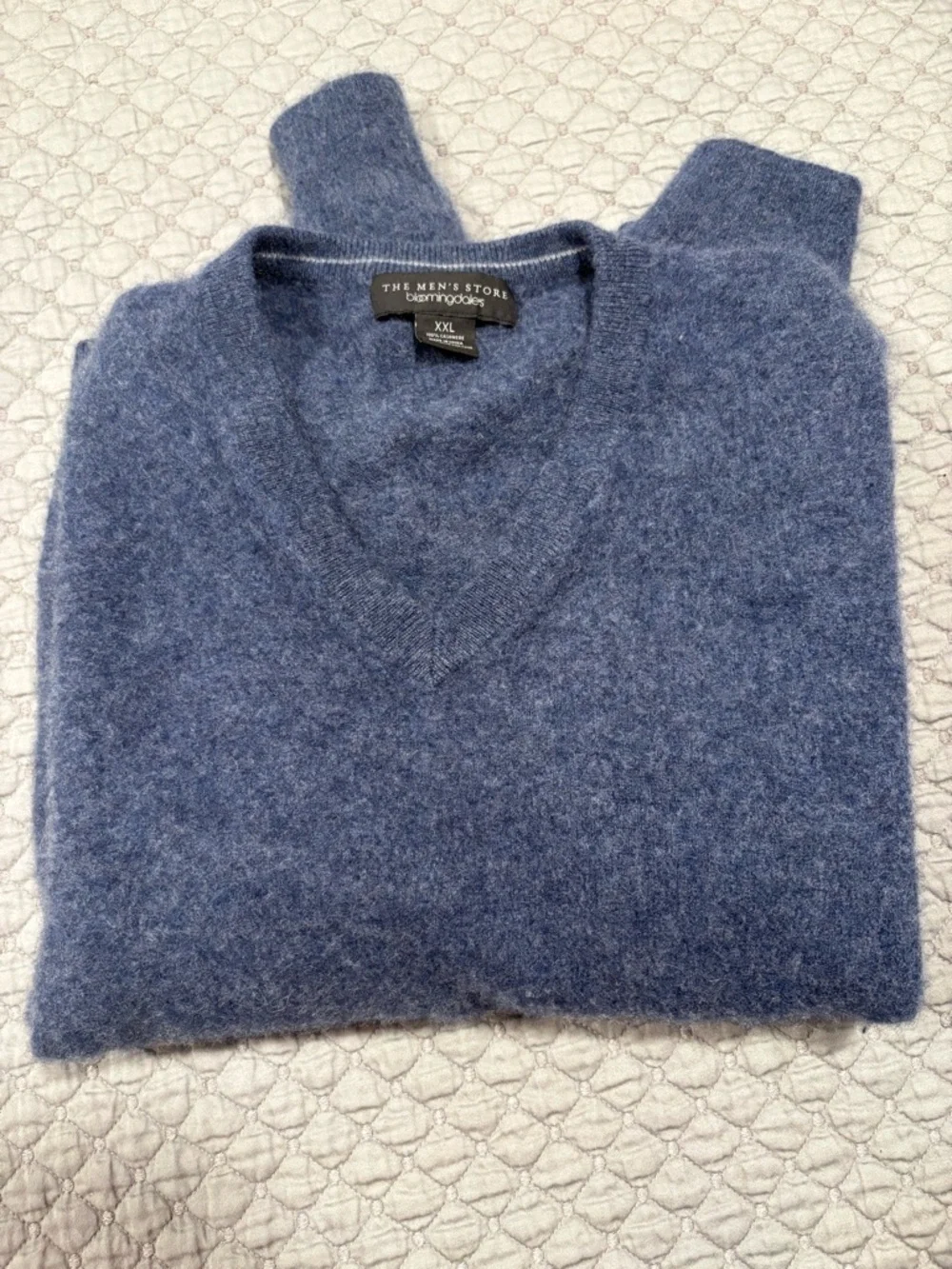 Bloomingdale's Men's Heathered Navy V-Neck Sweater